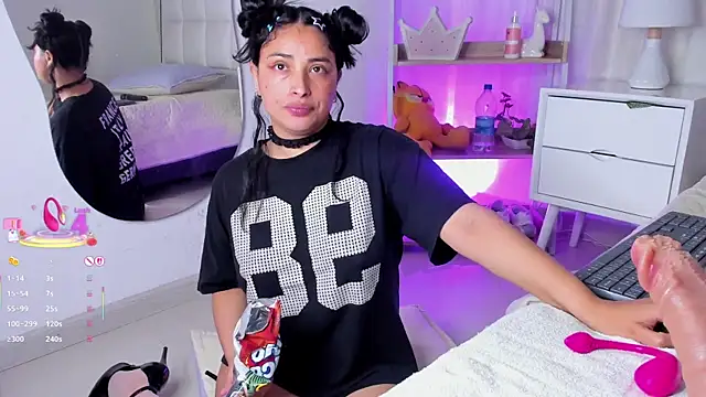 Emilybta's cam snapshot