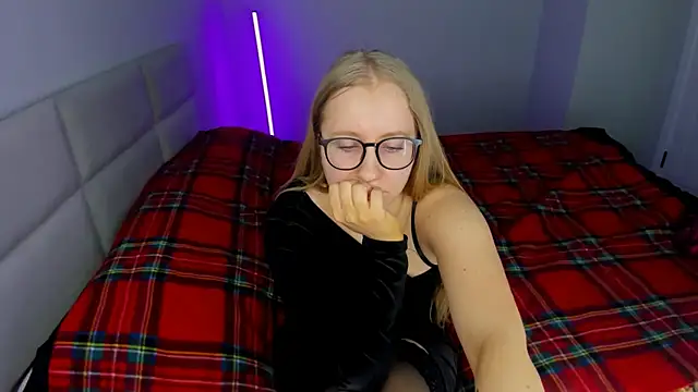 MilanaJune's cam snapshot