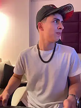 AdrianRinaldi live sex cam