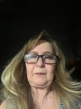 Irina2909@xh live sex cam