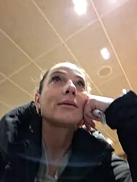 XBellaXundXUweX live sex cam