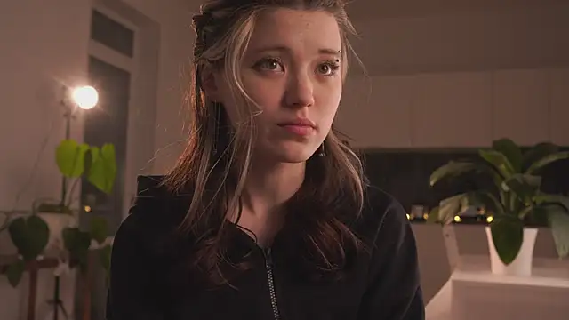 EleniRoeber's cam snapshot