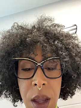 dianagolley420's cam snapshot