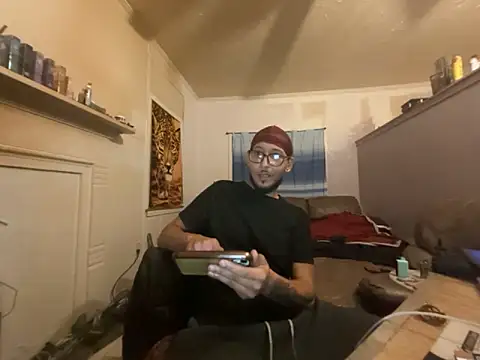 ThrowedWorldWide's cam snapshot