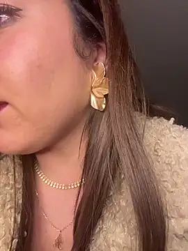 VeuveNoiire's cam snapshot