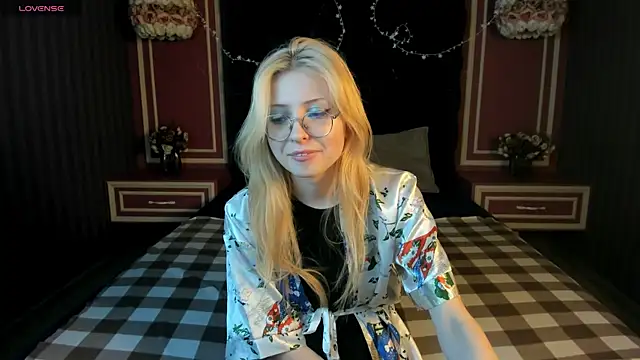 Grace_blush's cam snapshot