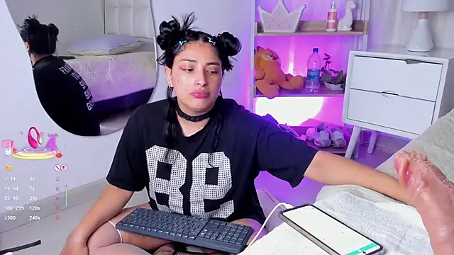 Emilybta's cam snapshot