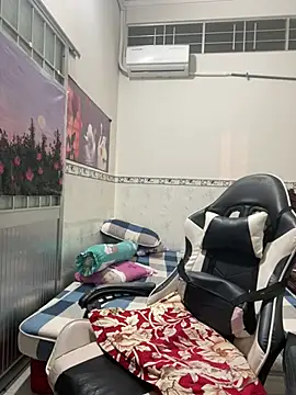 Alinat_'s cam snapshot