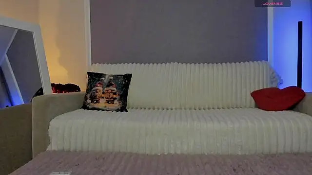 Monika-peach's cam snapshot