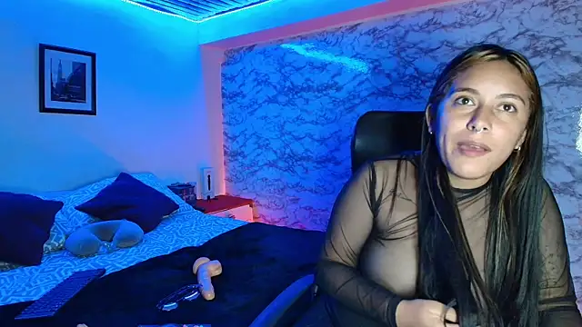 Camila_IRoose's cam snapshot