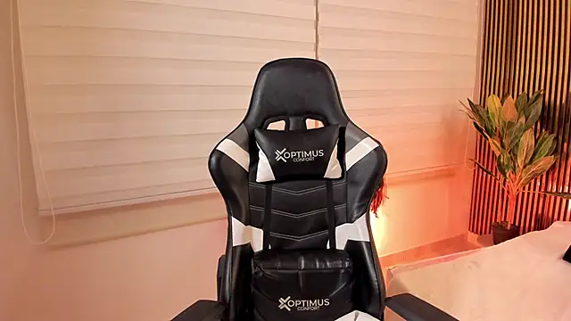 Giselle_Laurens_'s cam snapshot