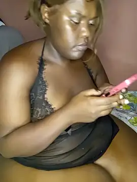 BigBootyBitch96's cam snapshot