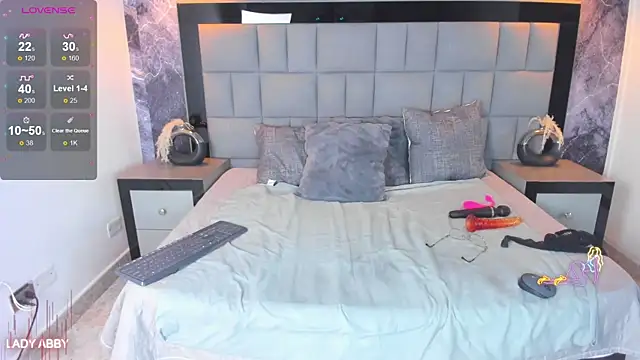 Your_Lady_Milf's cam snapshot