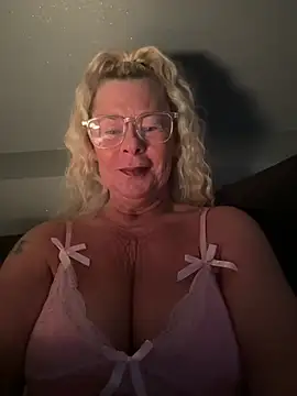 Petite_BlondeX's cam snapshot