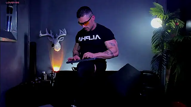 dennis_cox1's cam snapshot