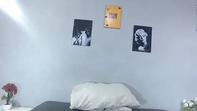 sexynova_93's cam snapshot