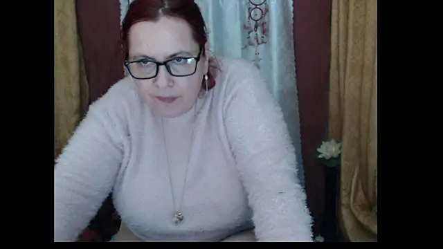 PlayfullMature's cam snapshot