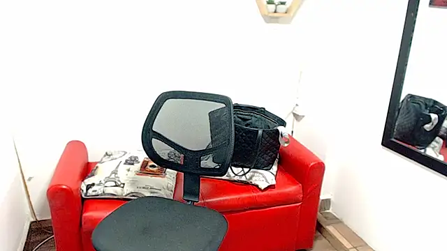 DIVAX_MONSERRAT's cam snapshot