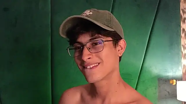 Aaron_Eze's cam snapshot