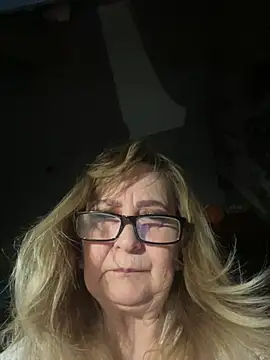 Irina2909@xh live sex cam