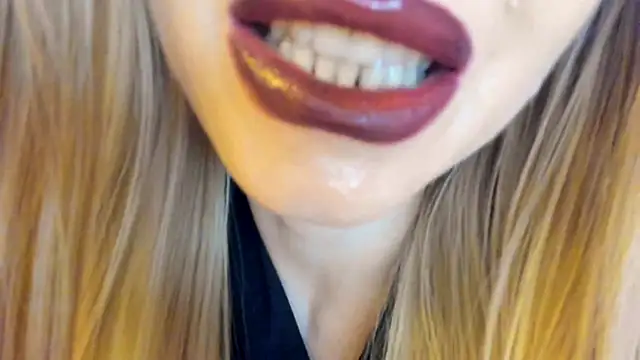 Politeeliza's cam snapshot