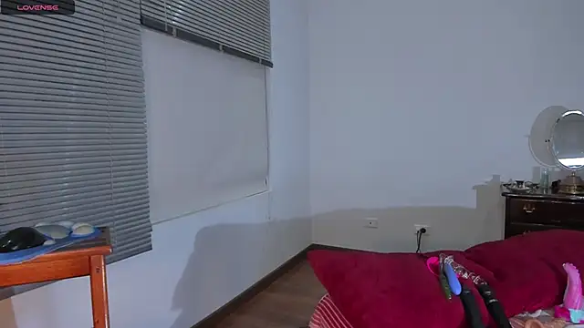 Busty_Charms's cam snapshot