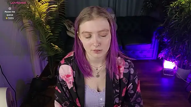 Kiki_shay live sex cam