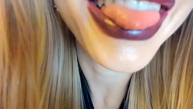 Politeeliza's cam snapshot