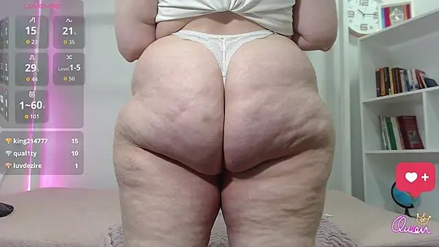 ari_rossee's cam snapshot