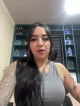 EmmyEvans1 live sex cam