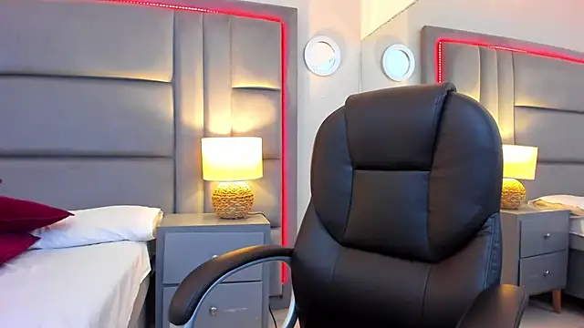 GabyMoreau's cam snapshot