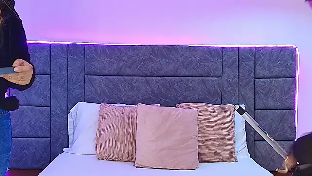 Dakota_Megan_69's cam snapshot