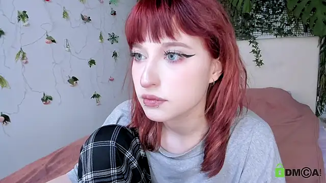 ElizaNik_'s cam snapshot