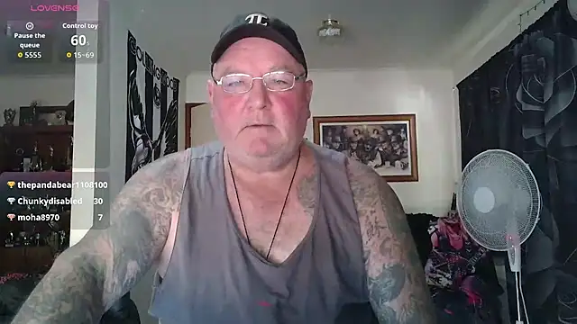 KINKYBLUEYES69 live sex cam