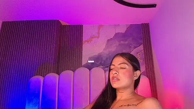 hot_dione's cam snapshot