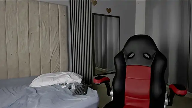 dante_and_kiara's cam snapshot