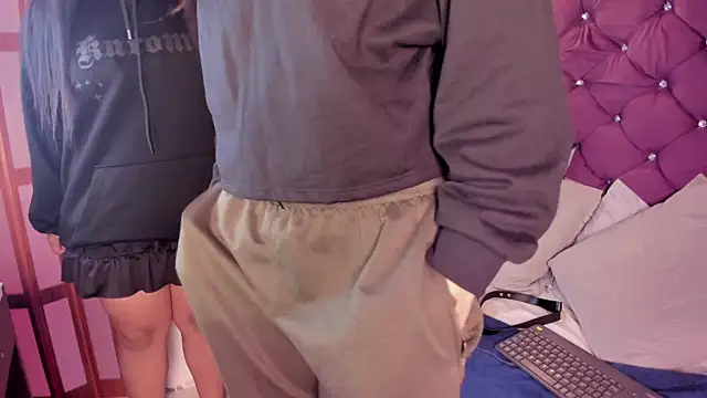 Valkiria-and-Dione live sex cam