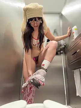 urpuppymoon's cam snapshot