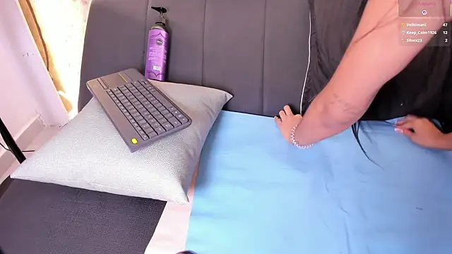 Naomy_gyal's cam snapshot