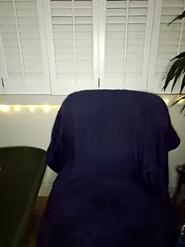 LovelyLucinda's cam snapshot