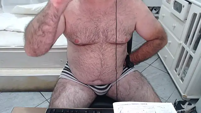 MysterBearMG live sex cam