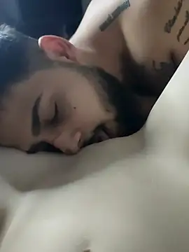 Gabysweetrds live sex cam