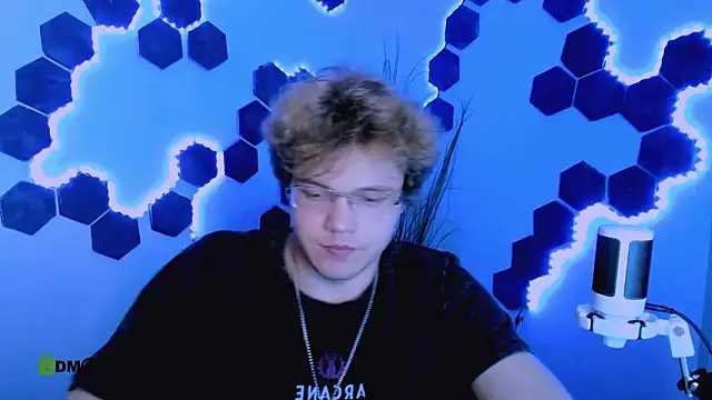 lucas_long_'s cam snapshot