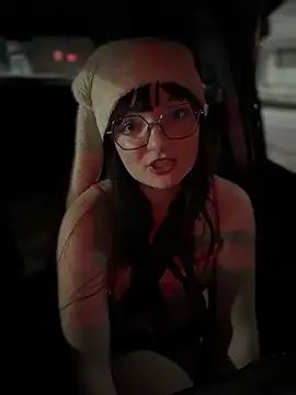 urpuppymoon's cam snapshot