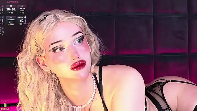 RoxyKyper's cam snapshot