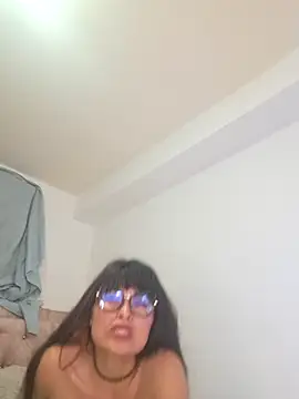 Alexandrasaenz's cam snapshot