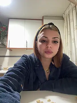 Noeliagglow live sex cam