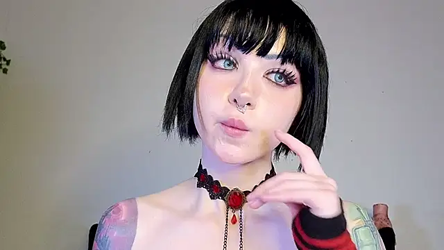 Ivey_Strigoi live sex cam