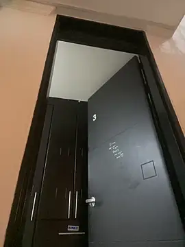 ISIS17_EF's cam snapshot