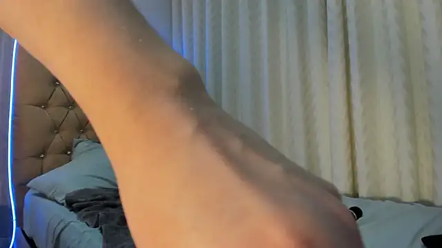 Maddyluxe live sex cam